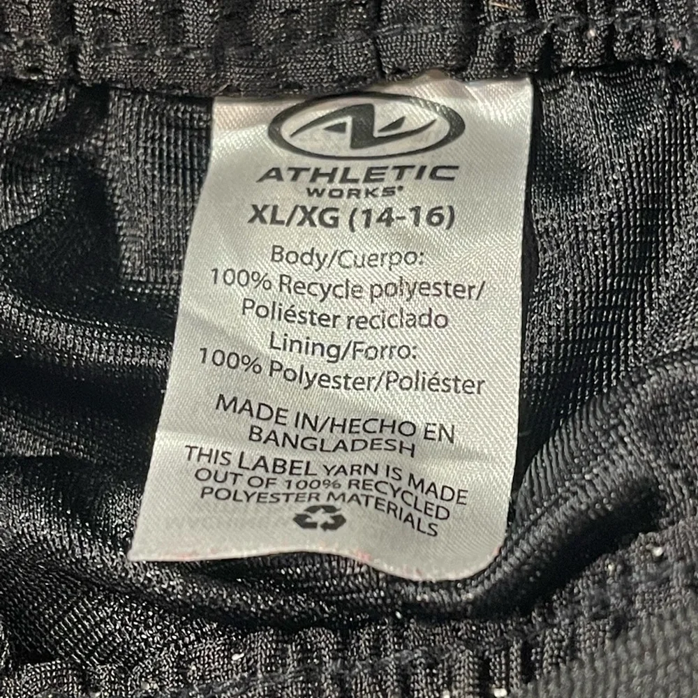 Bundle of 3‎ athletic shorts and 1 hoodie size youth 14/16